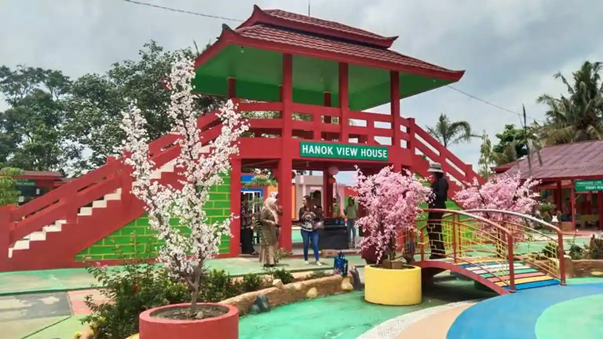Surga Korea di Jantung Cilacap: Taman Pesona Rengganis yang Tak Pernah Sepi